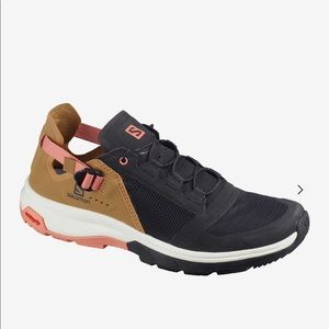 BRAND NEW SALOMON TECH AMPHIB 4 W
